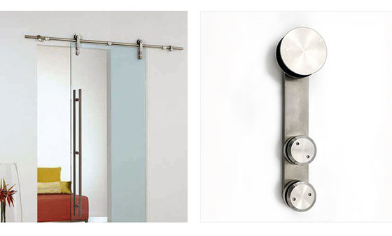 Keramische bak met rond spoor, douche met schuifdeur, glazen deuren, voor omhulsel zonder raam